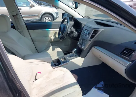 2011 Subaru Legacy 2.5I Premium из США, поврежденный, VIN 4S3BMBC64B3235897